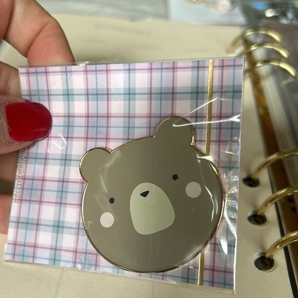 Simply Gilded Enamel Pin and magnet NEW bundle - Picture 5 of 7